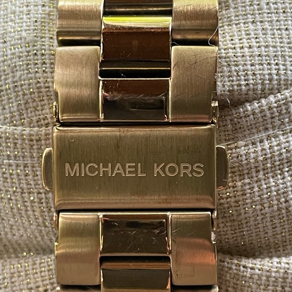 Michael Kors Gold Watch - Runway - Stainless in Stunning Gold with Box - Picture 8 of 13